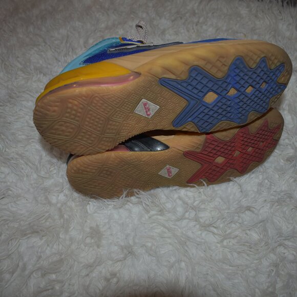 2021 Space Jam x LeBron 18 Low 'Wile E. x Roadrunner' 6.5 Youth which is… - Picture 11 of 15